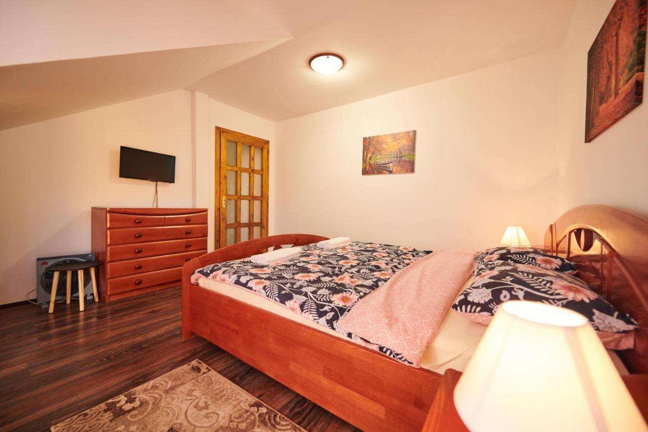 Vila Tara Hategului Bagian luar foto